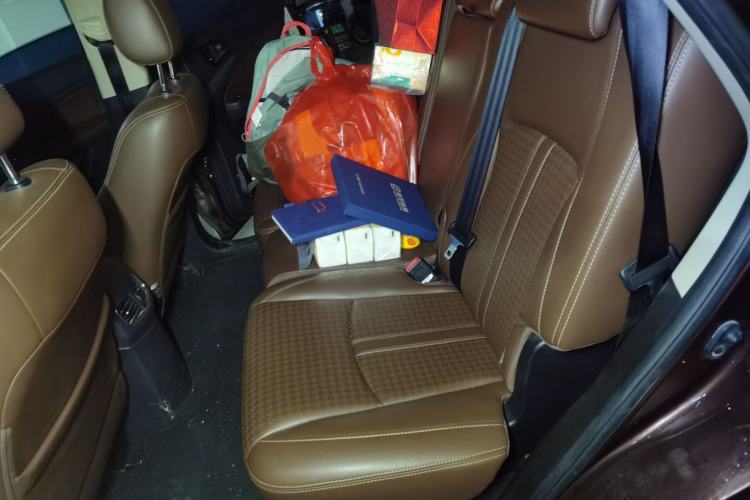 Used BYD S7 2015 2.0T Upgraded Automatic Luxury Version Left Rear Seat