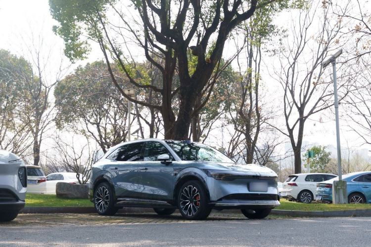 Used Zeekr 7X 2025 100 kWh Long-Range Rear-Wheel Drive with Intelligent Driving Features Exterior 3