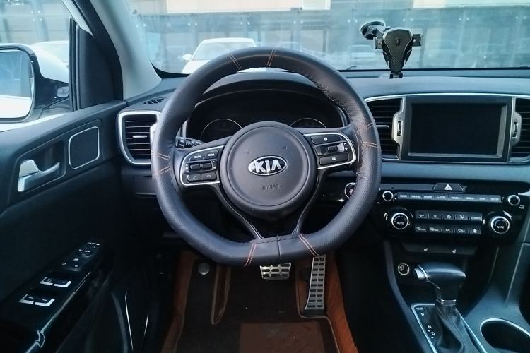 Used Kia KX5 2017 1.6T Automatic Two-Wheel Drive 15th Anniversary Special Edition DLX Steering Wheel