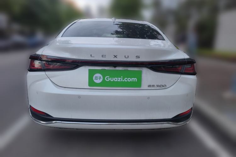 Used Lexus ES 2025 200 Premium Edition Rear