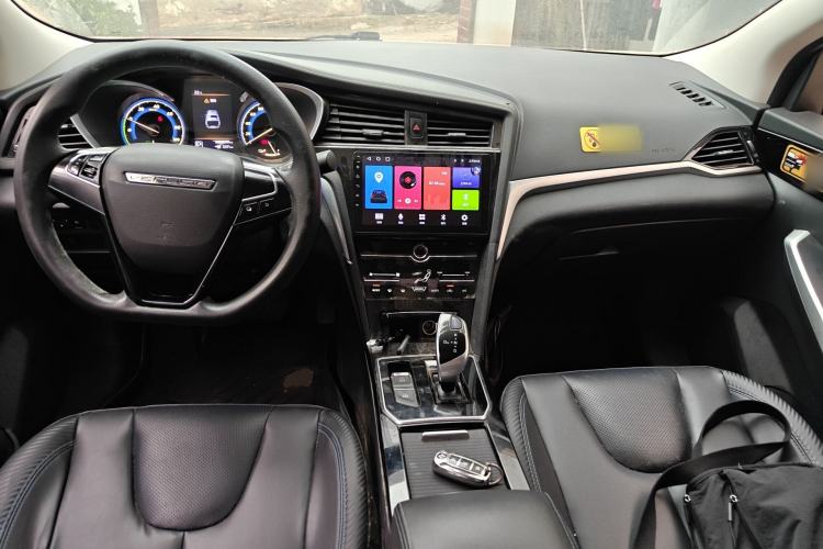 Used Venucia D60EV 2022 Standard Range Comfort Edition Center Console