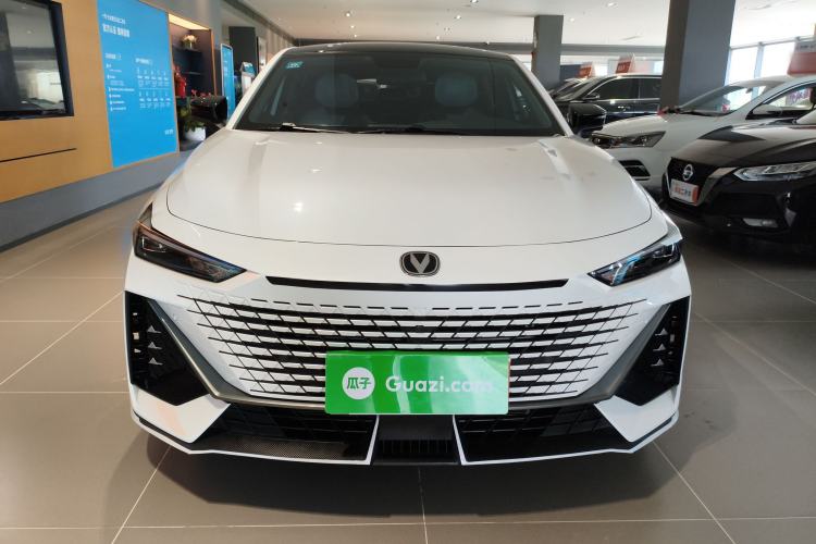 Used CHANGAN UNI-V 2022 1.5T Prestige Version Front