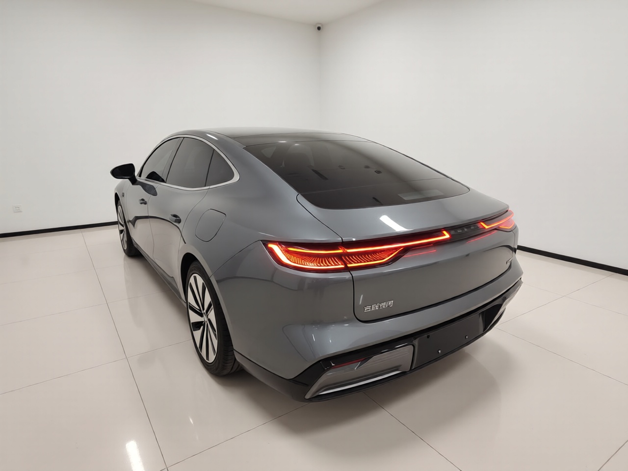 Geely Galaxy E8 2024 665 km Range Rear-Drive Starship Long-Range Version — снимка 4