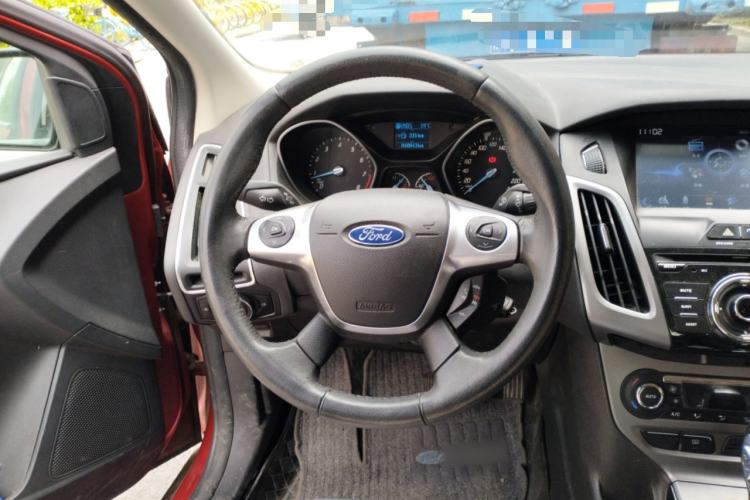 Used Ford Focus 2012 Sedan 1.6L Automatic Fashion Edition Steering Wheel