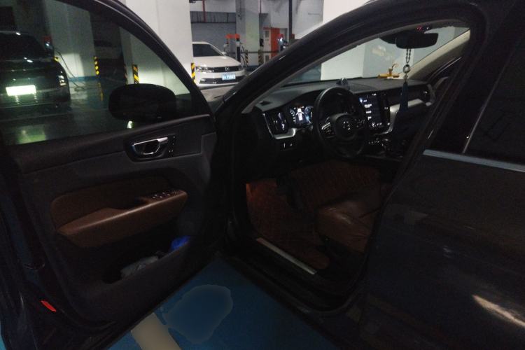 Used Volvo XC60 2019 T5 4x4 Smart Edition China V Standard
