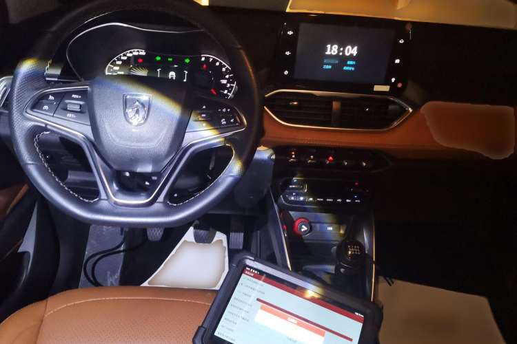 Used Baojun 510 2017 1.5L Manual Luxury Model Center Console