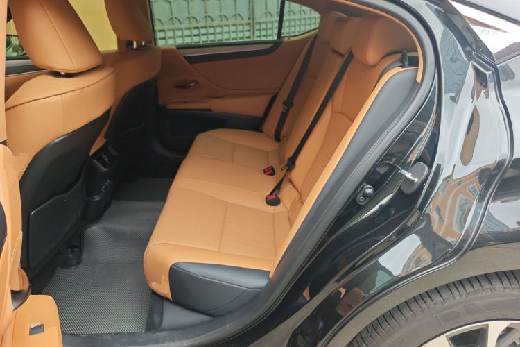 Used Lexus ES 2025 200 Premium Edition