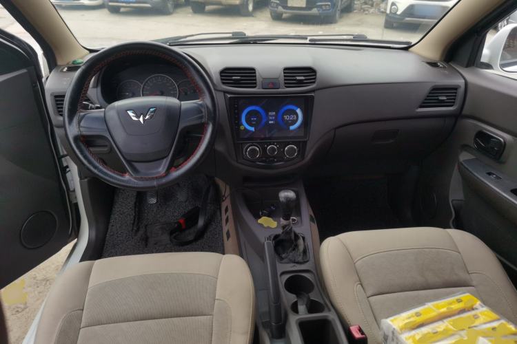 Used Wuling Hongguang 2014 1.5L S Standard Version
