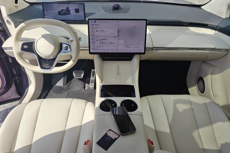 Used Hima Luxeed R7 2024 All-Electric 736 km Ultra Center Console