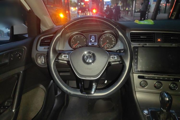 Used Volkswagen Golf 2015 1.4TSI Automatic Luxury Model