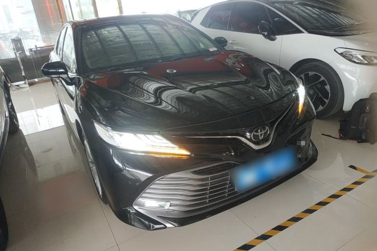 Used Toyota Camry 2019 Revised Version 2.5G Luxury Edition Front Right 45 Deg
