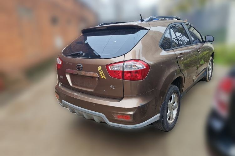 Used BYD S6 2012 2.0L Manual Luxury Version
