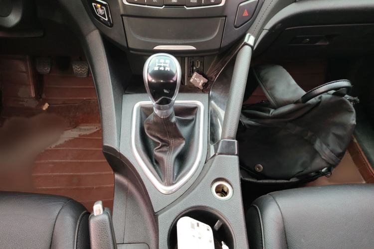 Used Dongfeng Aeolus AX7 2015 2.0L Manual Zhiyi Trim