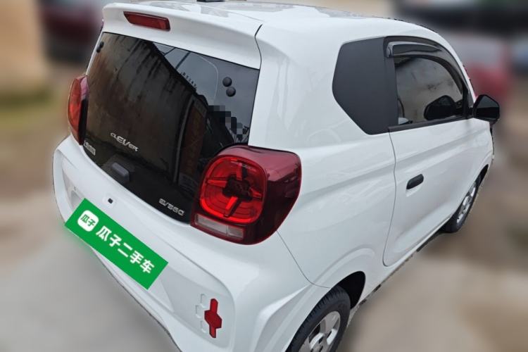 Used Roewe Clever 2021 302 km New Four-Seater Super-Efficient Version Rear Right 45 Deg