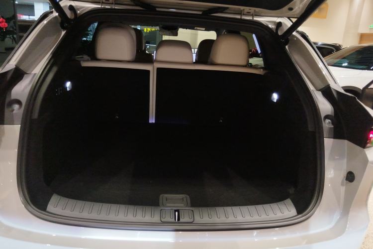 Used Li Auto i6 2025 Model Two-Wheel-Drive Standard Type Trunk