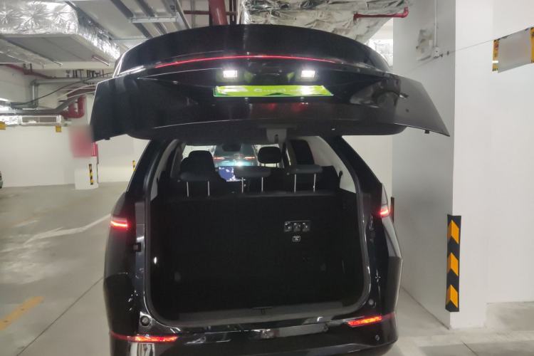 Used XPeng X9 2024 702 Ultra-Long Range Pro