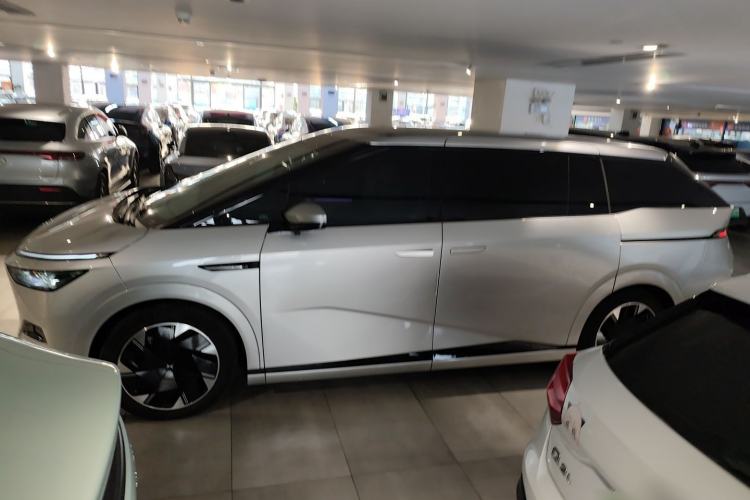 Used XPeng X9 2024 640 All-Wheel Drive High-Performance Max
