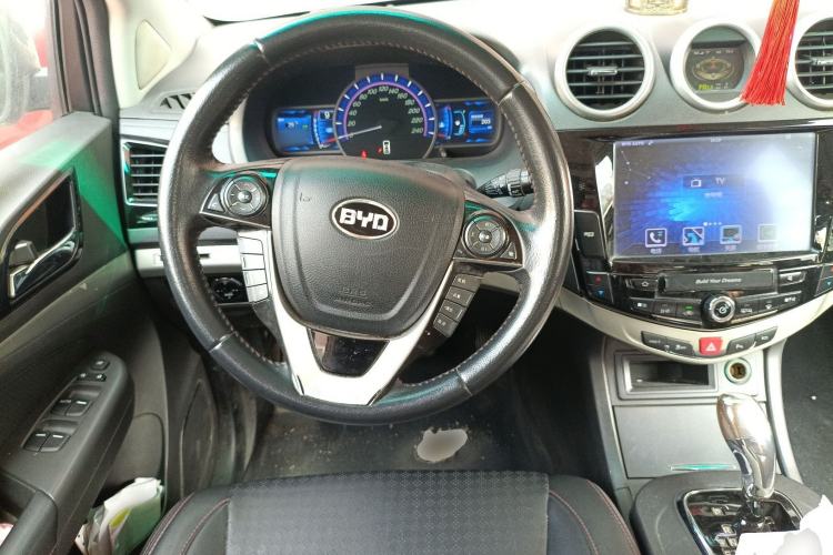 Used BYD S7 2015 2.0T Automatic Prestige Model