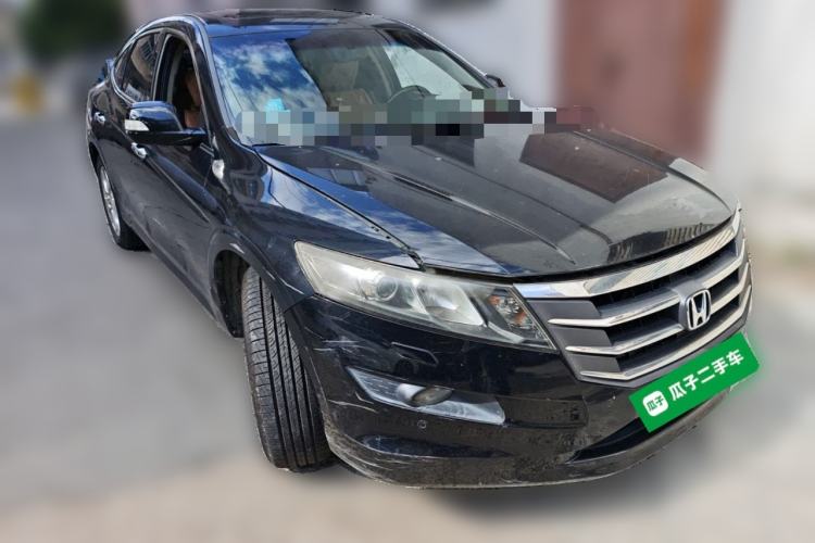 Used Honda Crosstour 2012 2.4L Luxury Edition Front Right 45 Deg