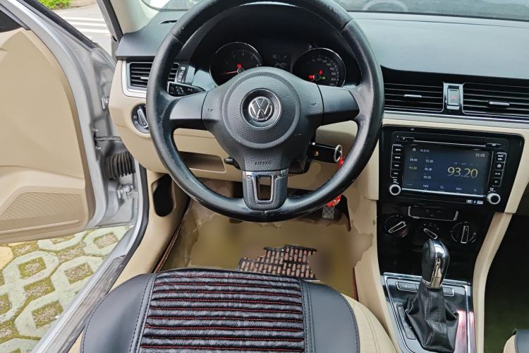 Used Volkswagen Bora 2014 1.6L Automatic Comfort Model Steering Wheel