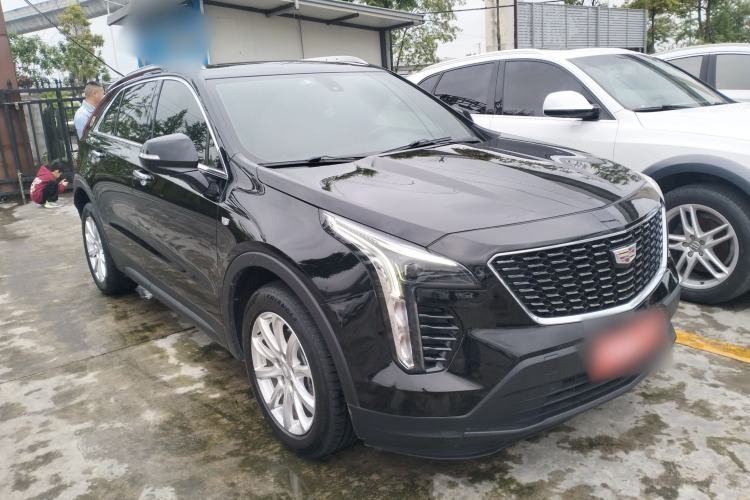 Used Cadillac XT4 2021 28T Two-Wheel Drive Tech Edition Front Right 45 Deg