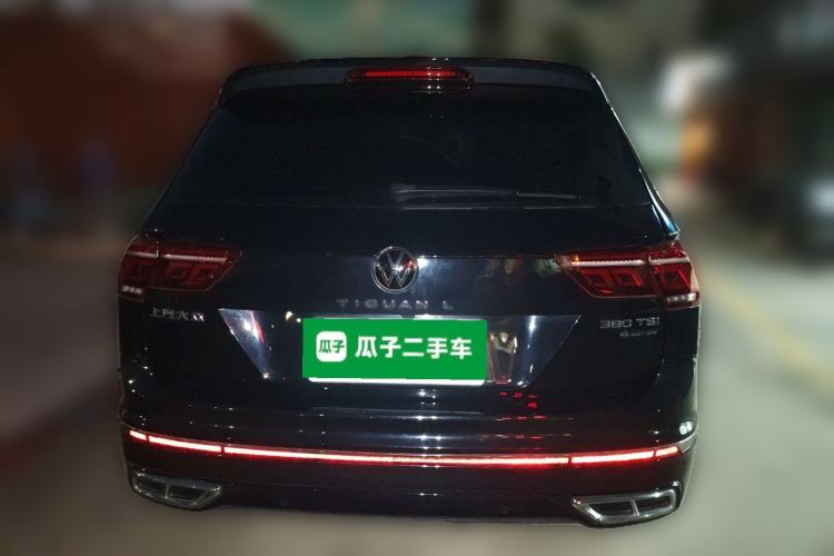 Used Volkswagen Tiguan L 2023 Facelifted 380TSI Automatic All-Wheel Drive R-Line Plus Version 7-Seater
