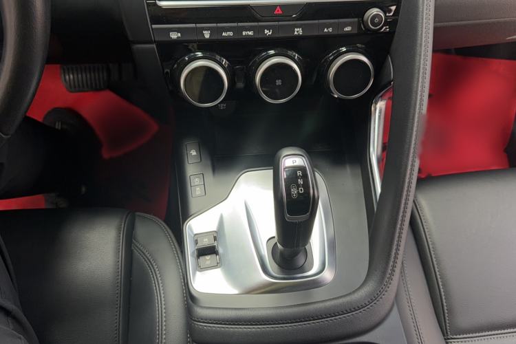 Used Jaguar E-PACE 2018 P200 S China VI Interior 7