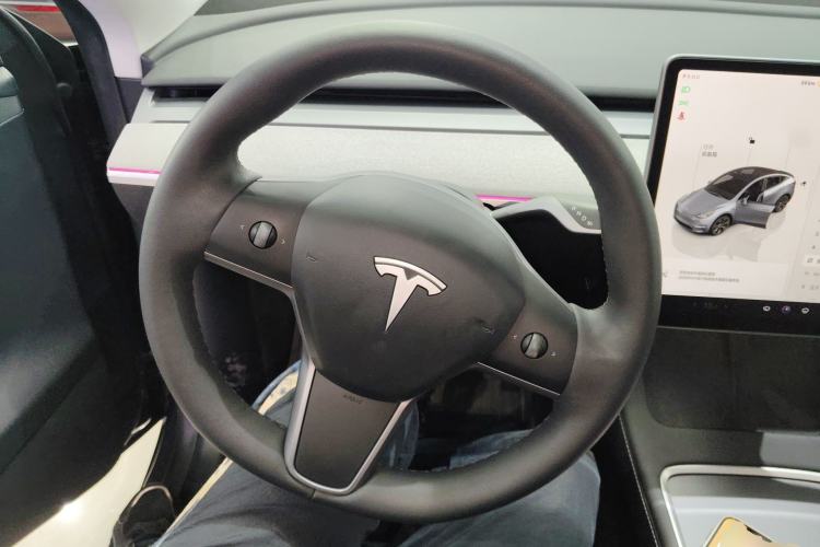 Used Tesla Model Y 2023 Rear-Wheel-Drive Version Steering Wheel