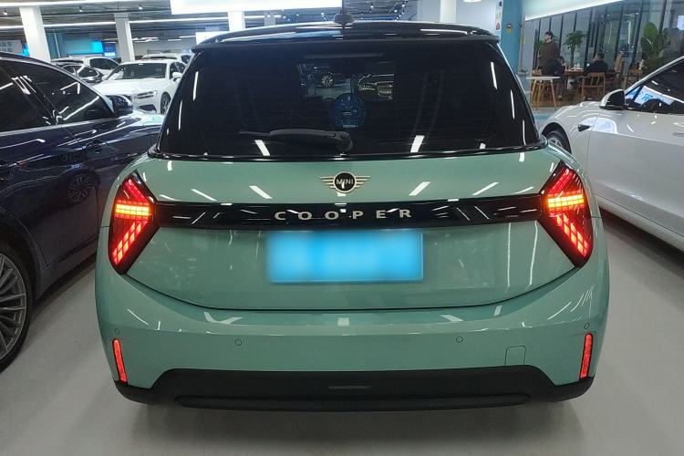 Used MINI 2025 1.5T COOPER Classic Edition
