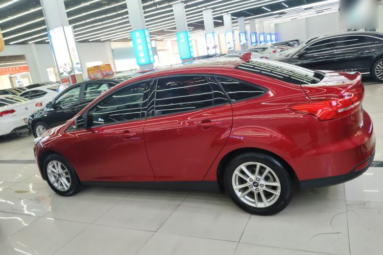 Used Ford Focus 2018 Sedan Classic 1.6L Automatic Trendy SmartDrive Edition
