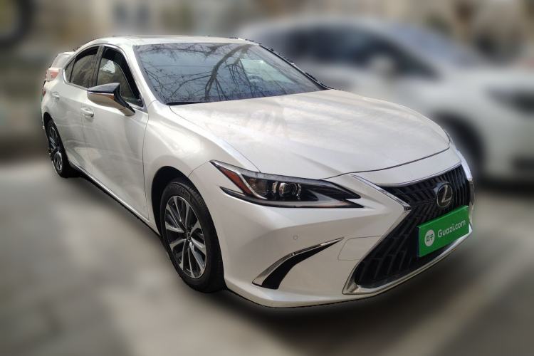 Used Lexus ES 2023 200 Excellence Edition
