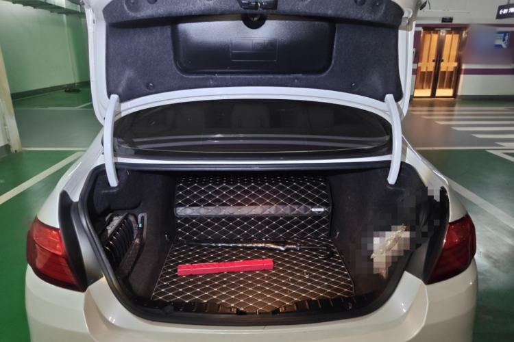 Used BMW 5 Series 2014 520Li Elegant Model
