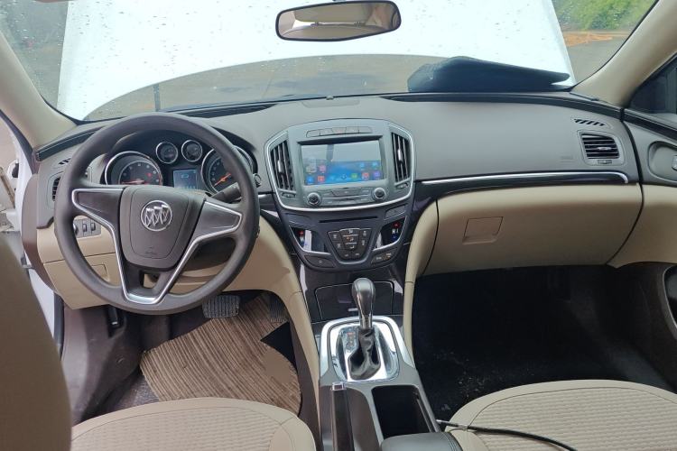 Used Buick Regal 2015 2.0L Leading Fashion Edition Center Console