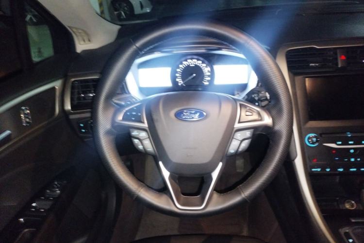 Used Ford Mondeo 2013 2.0L GTDi 200 Luxury Model
