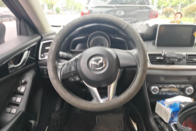 Used Mazda 3 Axela 2016 Sedan 1.5L Automatic Luxury Model