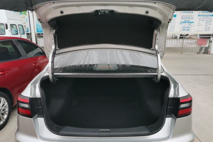 Used Venucia D60 2023 PLUS 1.6L XL CVT Yue Ling Edition
