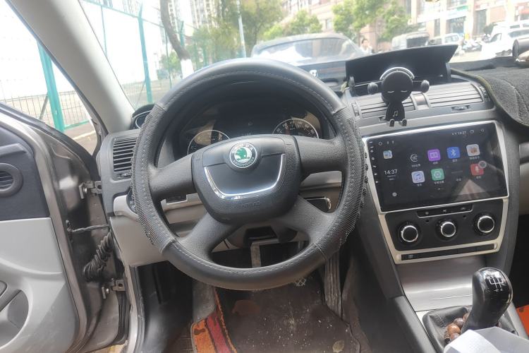 Used Skoda Octavia 2013 1.6L Manual Eado Edition
