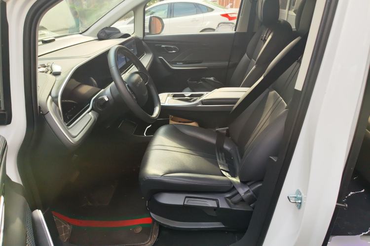 Used SAIC MAXUS G90 2025 2.0T Starlight Seven-Seater
