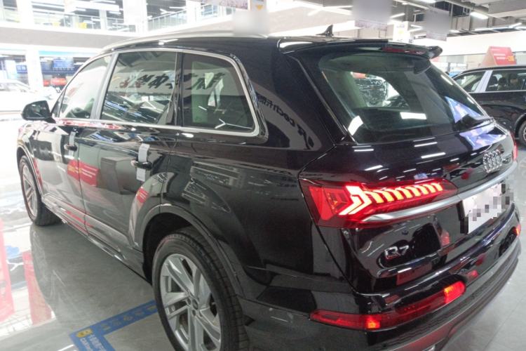 Used Audi Q7 2021 45 TFSI quattro S line Sport model