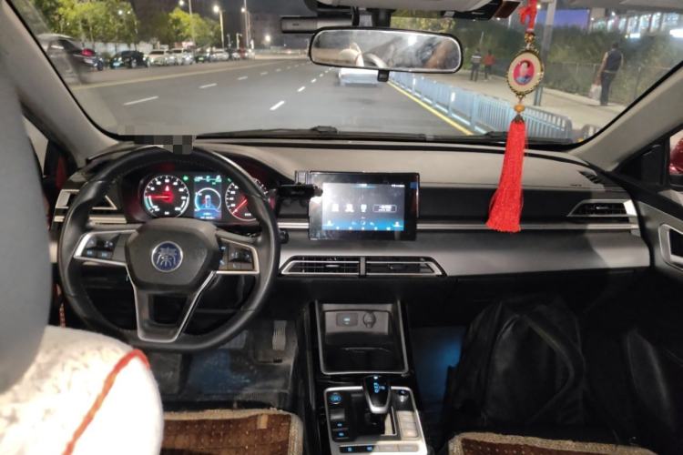 Used BYD Qin New Energy 2019 High-Range Luxury Model Interior 2