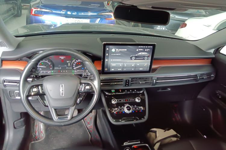 Used Lincoln Corsair 2020 2.0T Two-Wheel Drive Luxury Edition Center Console