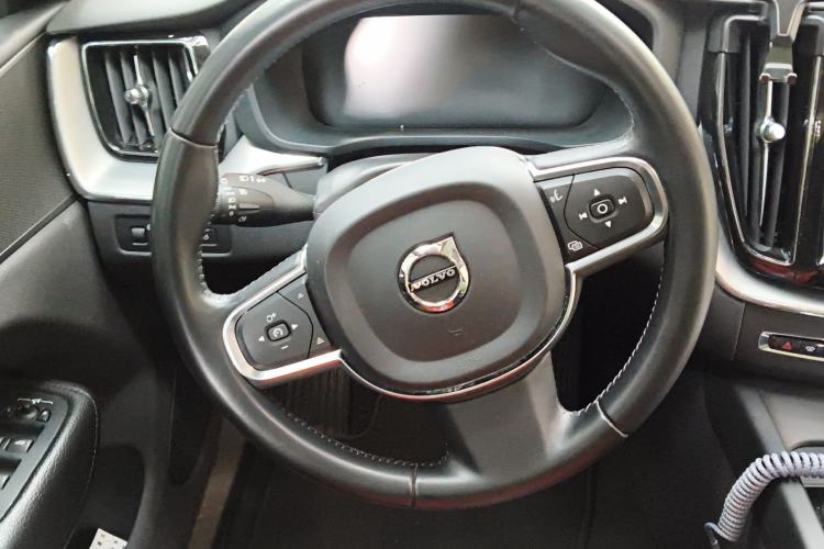 Used Volvo XC60 2019 T5 4x4 Zhiyuan Edition China VI Standard Steering Wheel