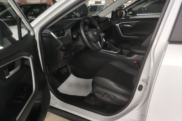 Used Toyota Wildlander 2023 2.0L CVT Four-Wheel Drive Luxury PLUS Edition
