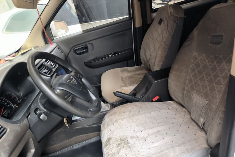 Used Wuling Rongguang V 2018 1.5L Standard Version
