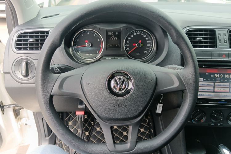 Used Volkswagen Polo 2014 1.4L Automatic Comfort Edition Steering Wheel