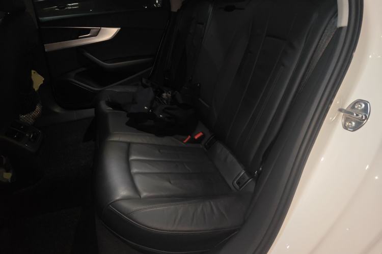 Used Audi A4L 2018 30th Anniversary Edition 40 TFSI Fashion Model
