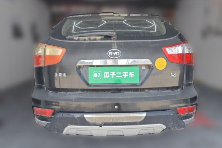 Used BYD S6 2014 2.0L Manual Luxury 5-Seater