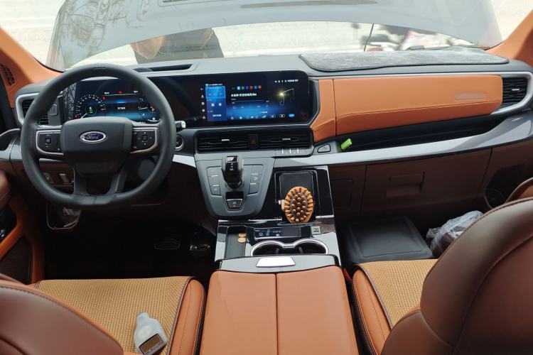 Used Ford Transit T8  Center Console