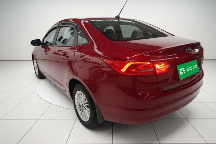 Used Ford Escort 2015 1.5L Automatic Comfort Edition Exterior 2