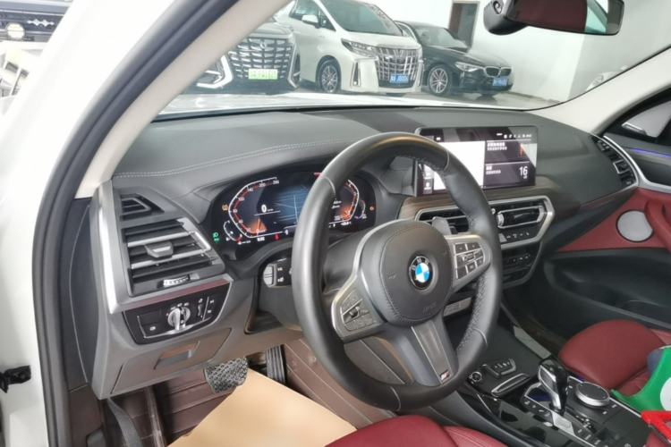 Used BMW X3 2023 Restyled xDrive30i Leading Edition M Night Sky Package Center Console